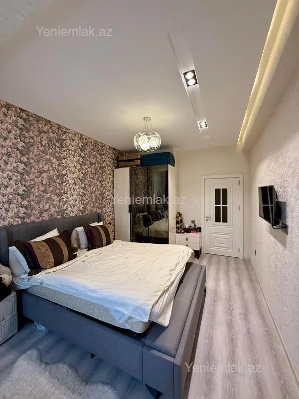 Satılır 2 otaqlı yeni tikili 80 m²