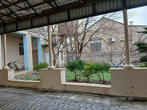 Satılır 8 otaqlı həyət evi 250 m²