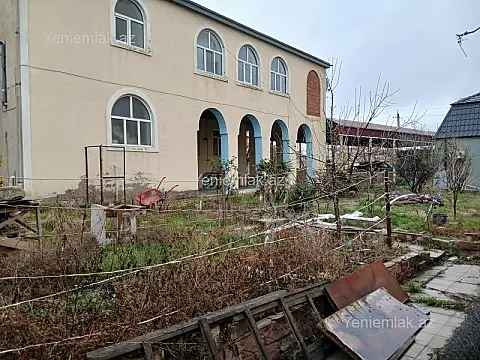 Satılır 8 otaqlı həyət evi 250 m²