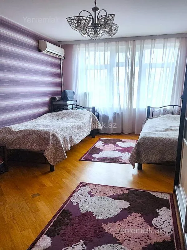 Satılır 2 otaqlı köhnə tikili 65 m²