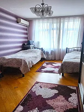 Satılır 2 otaqlı köhnə tikili 65 m²