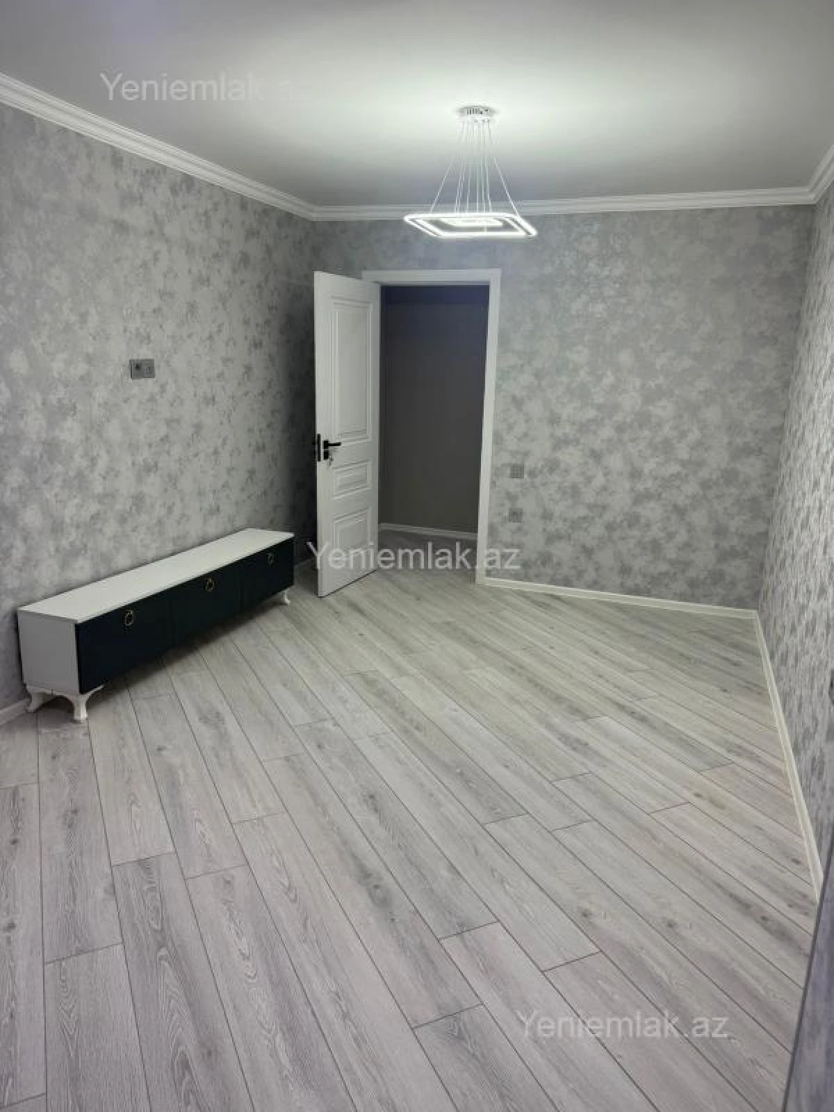Satılır 2 otaqlı köhnə tikili 60 m²