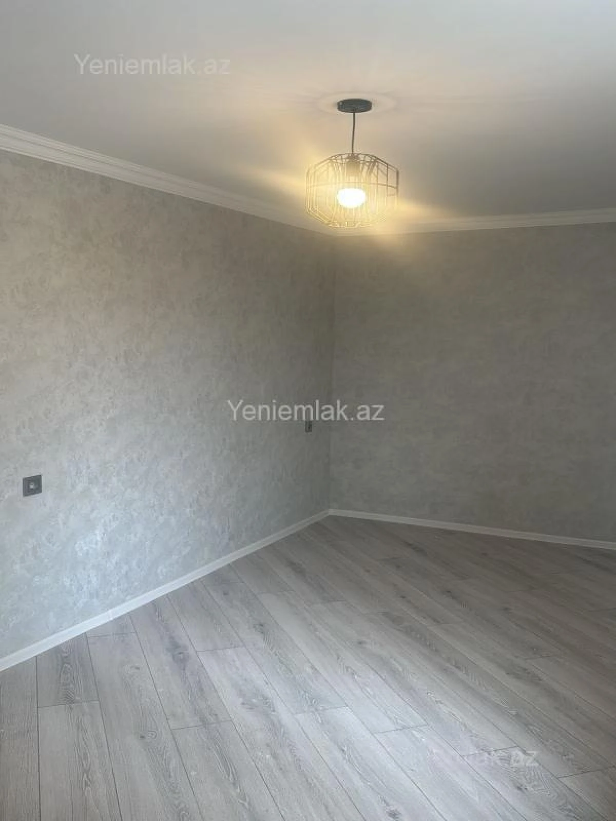 Satılır 2 otaqlı köhnə tikili 60 m²