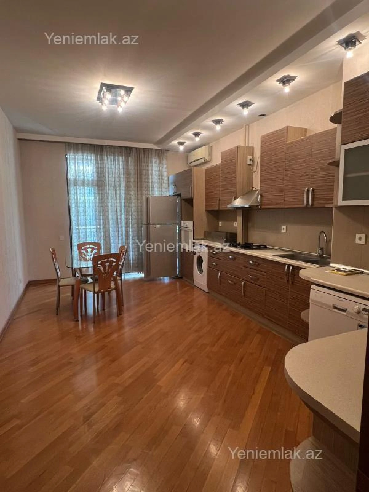 Satılır 3 otaqlı yeni tikili 138 m²