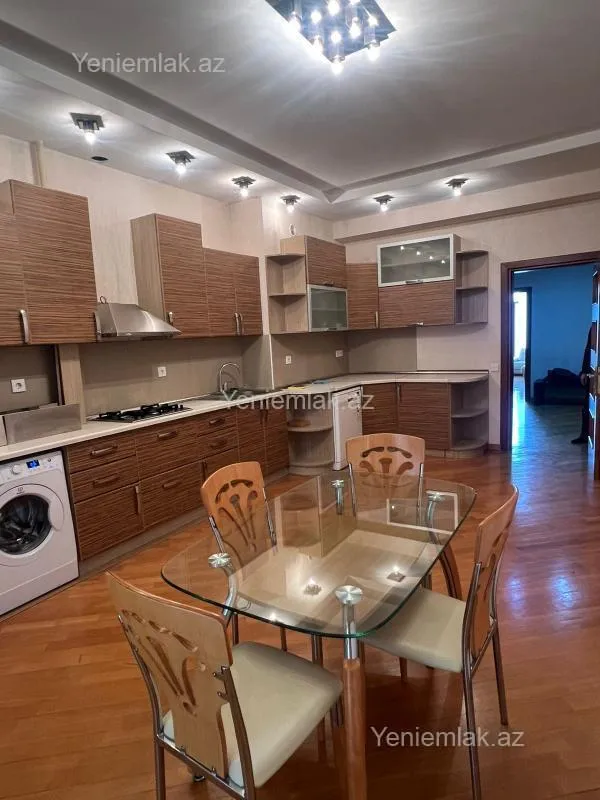 Satılır 3 otaqlı yeni tikili 138 m²