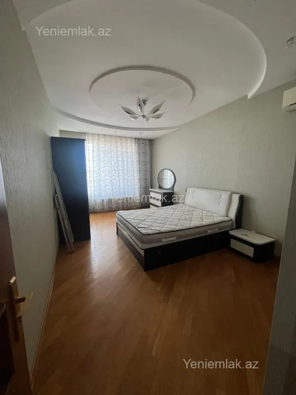 Satılır 3 otaqlı yeni tikili 138 m²