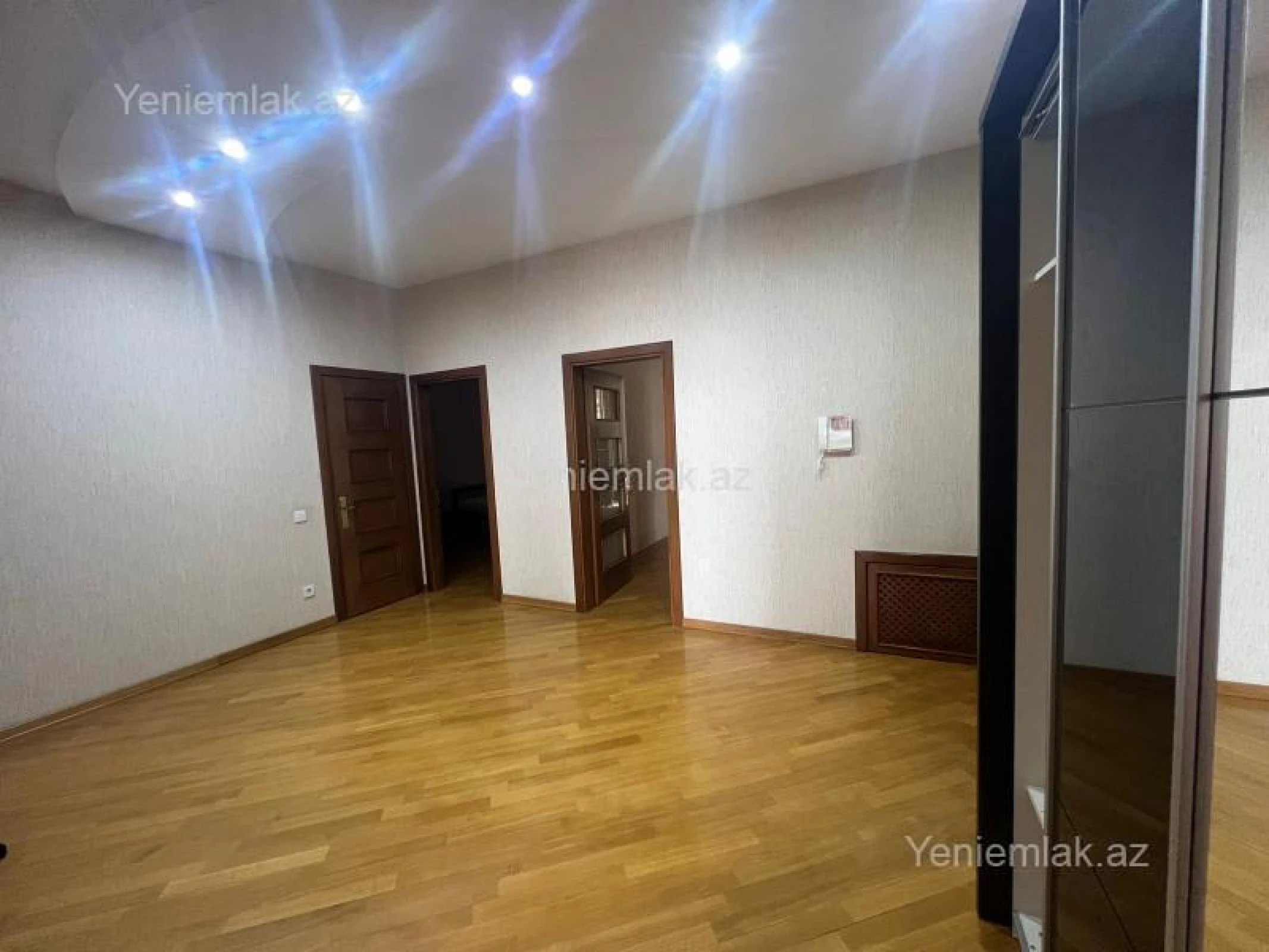 Satılır 3 otaqlı yeni tikili 138 m²