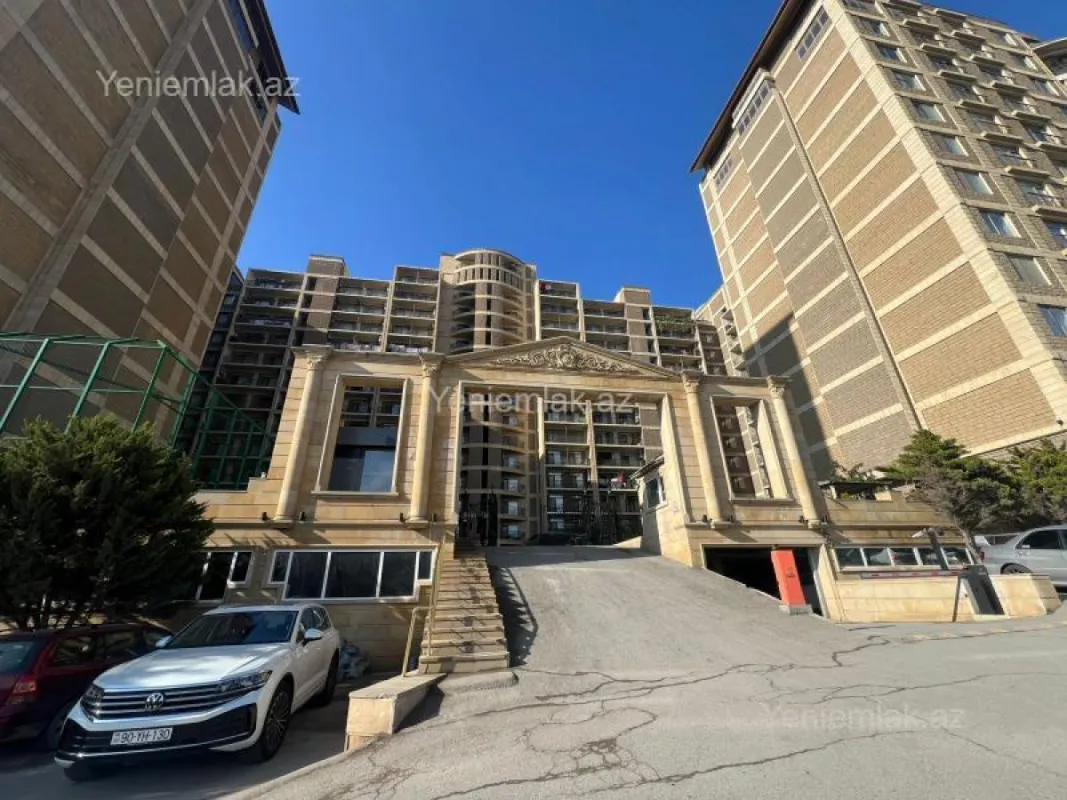 Satılır 3 otaqlı yeni tikili 138 m²