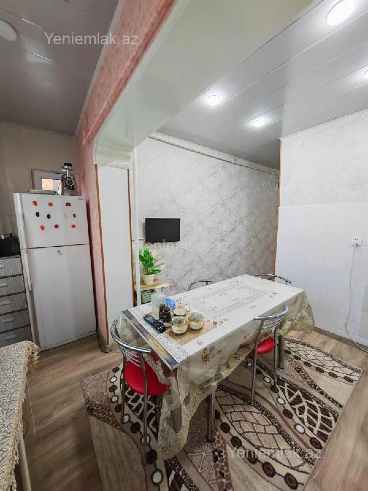 Satılır 2 otaqlı köhnə tikili 60 m²