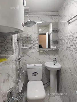 Satılır 2 otaqlı köhnə tikili 382 m²