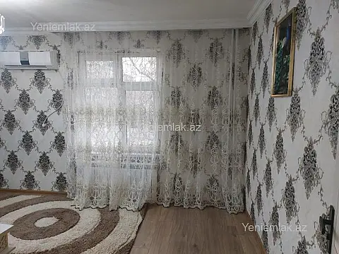 Satılır 2 otaqlı köhnə tikili 382 m²