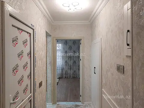 Satılır 2 otaqlı köhnə tikili 382 m²