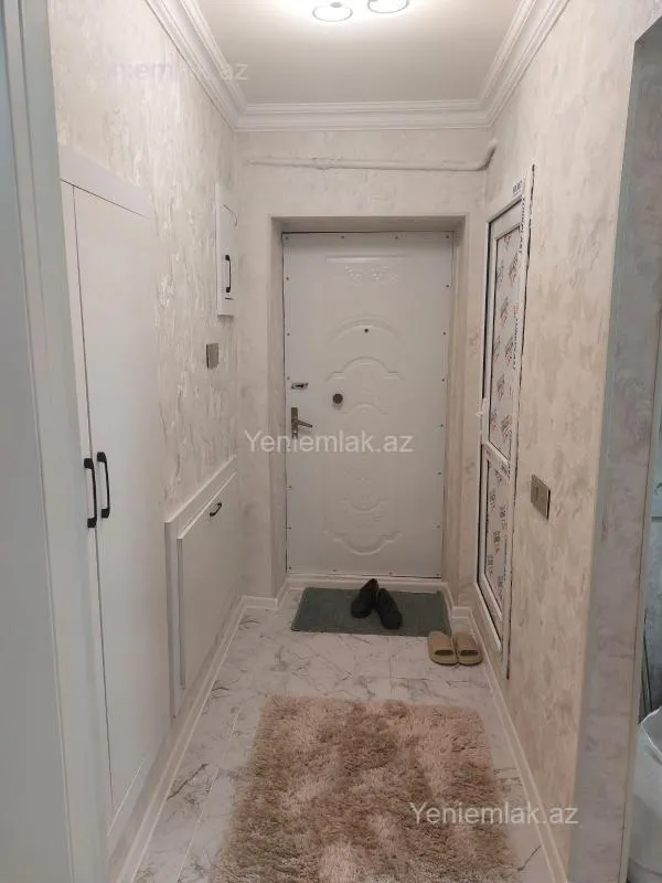 Satılır 2 otaqlı köhnə tikili 382 m²