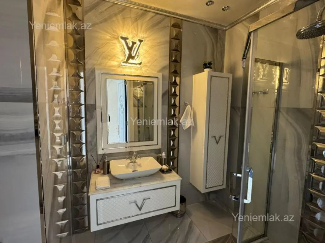 Satılır 3 otaqlı yeni tikili 122 m²