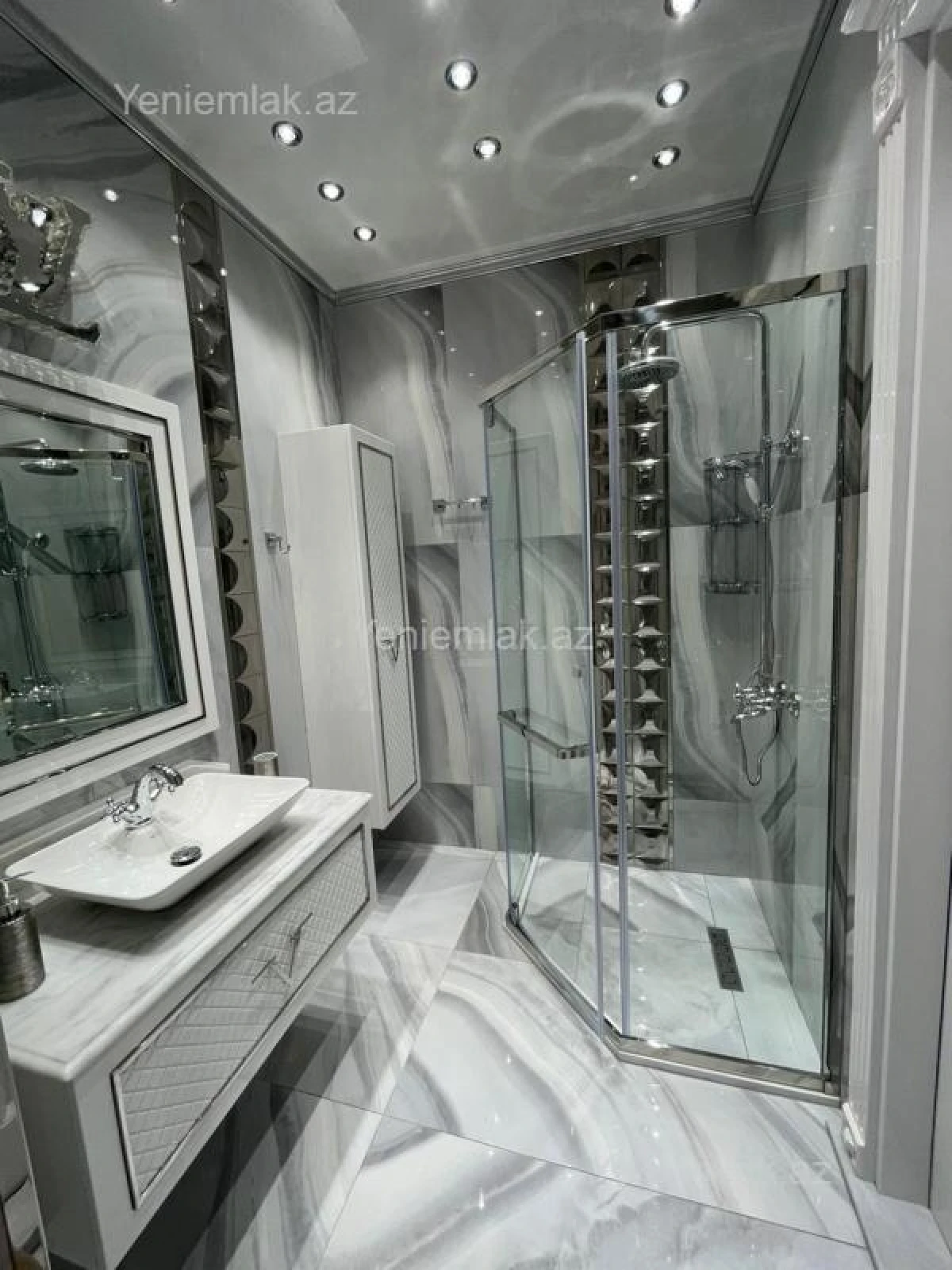 Satılır 3 otaqlı yeni tikili 122 m²