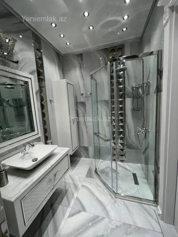 Satılır 3 otaqlı yeni tikili 122 m²