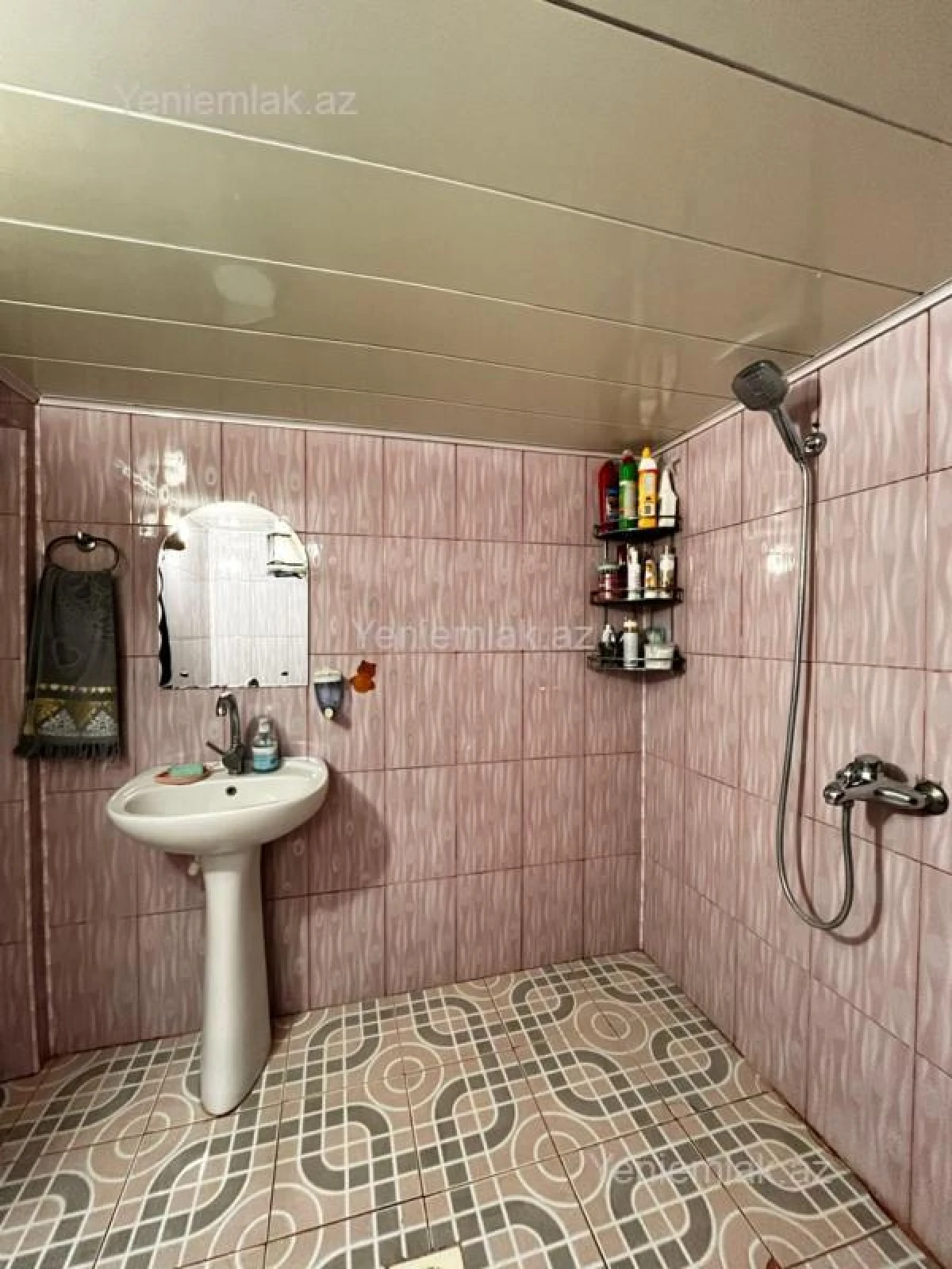 Satılır 5 otaqlı həyət evi 120 m²