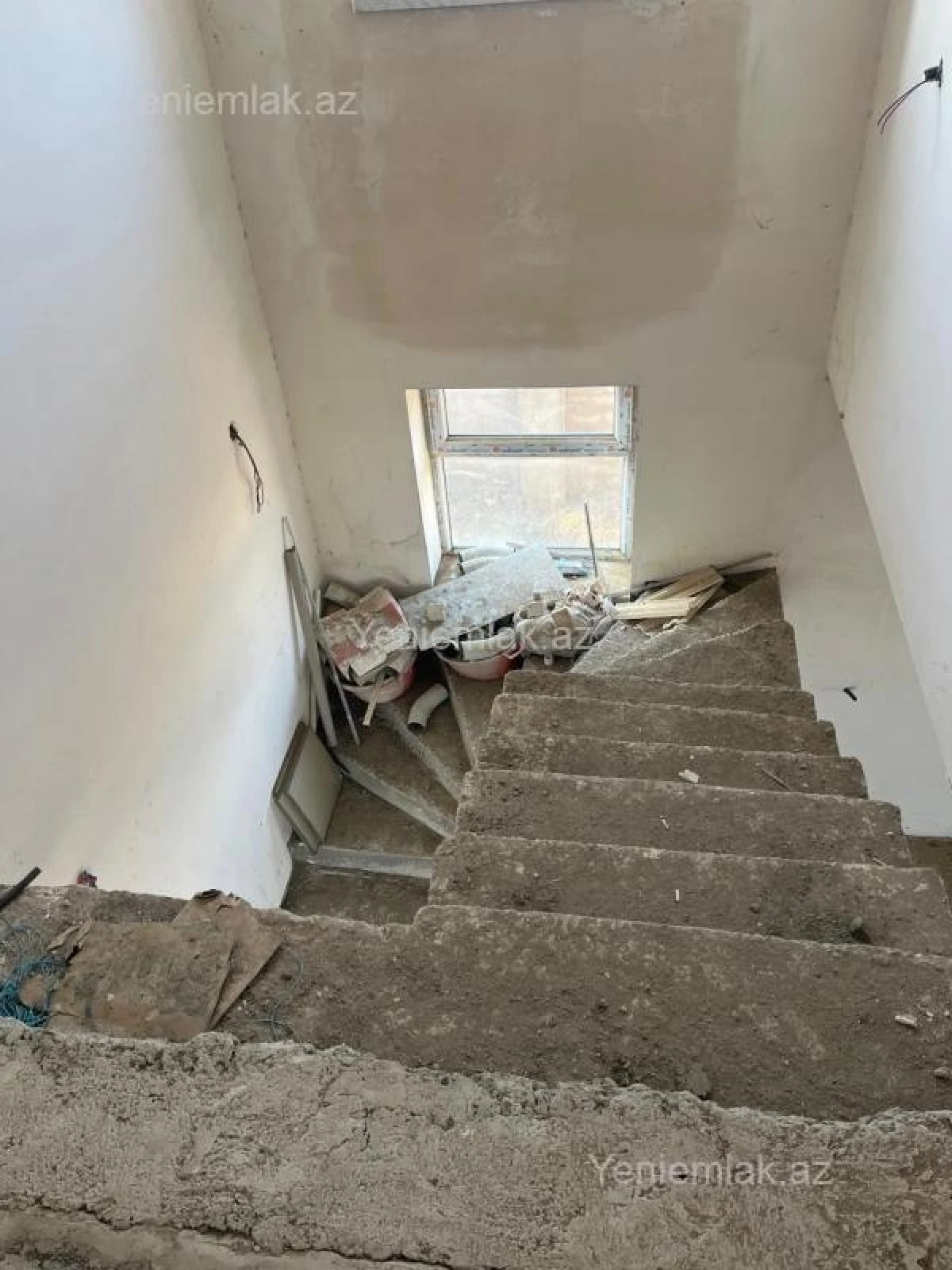 Satılır 5 otaqlı həyət evi 160 m²