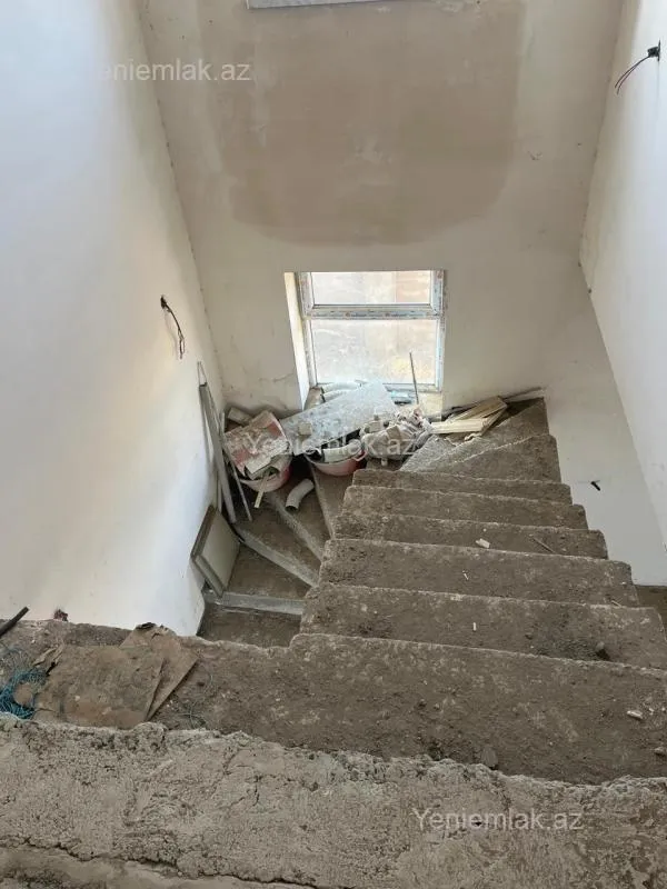 Satılır 5 otaqlı həyət evi 160 m²