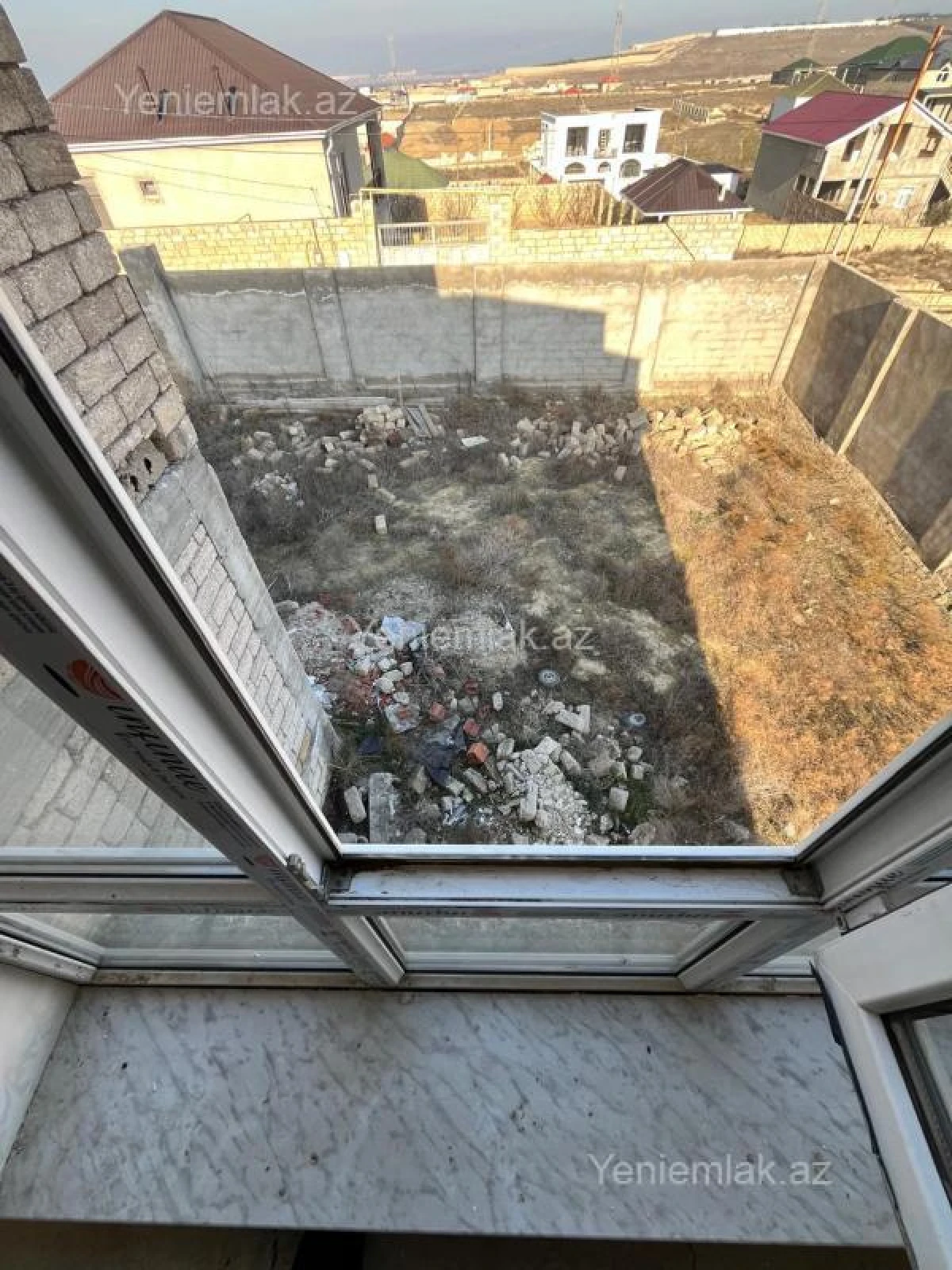 Satılır 5 otaqlı həyət evi 160 m²