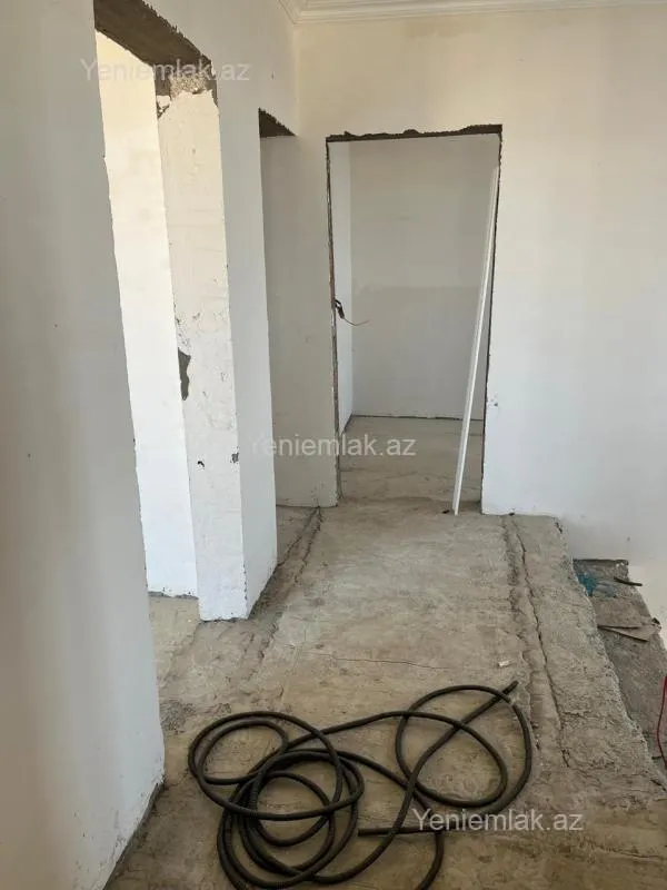 Satılır 5 otaqlı həyət evi 160 m²