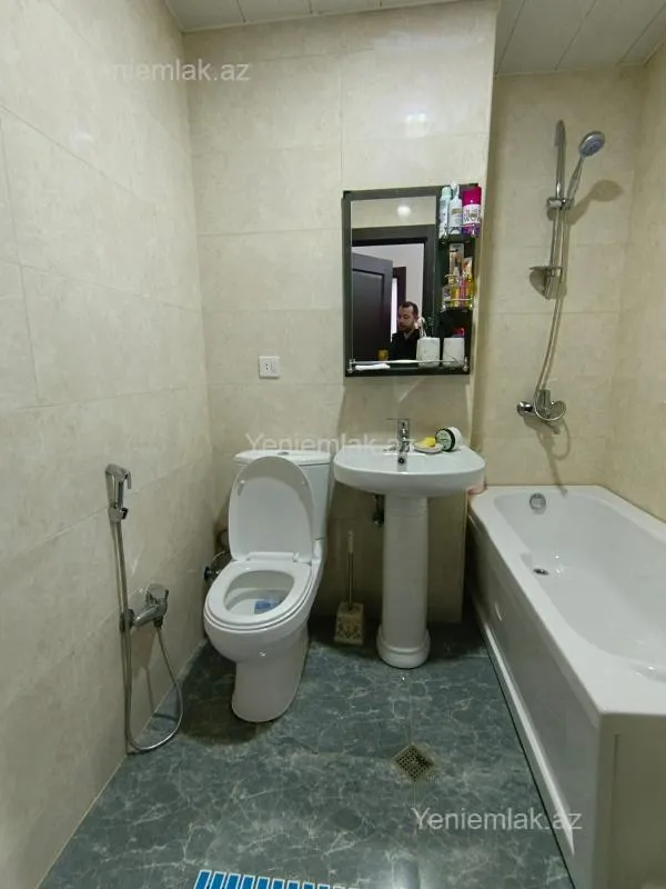 Satılır 4 otaqlı yeni tikili 100 m²