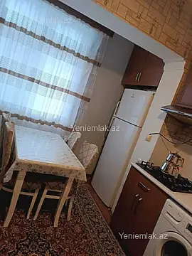 Satılır 3 otaqlı köhnə tikili 90 m²