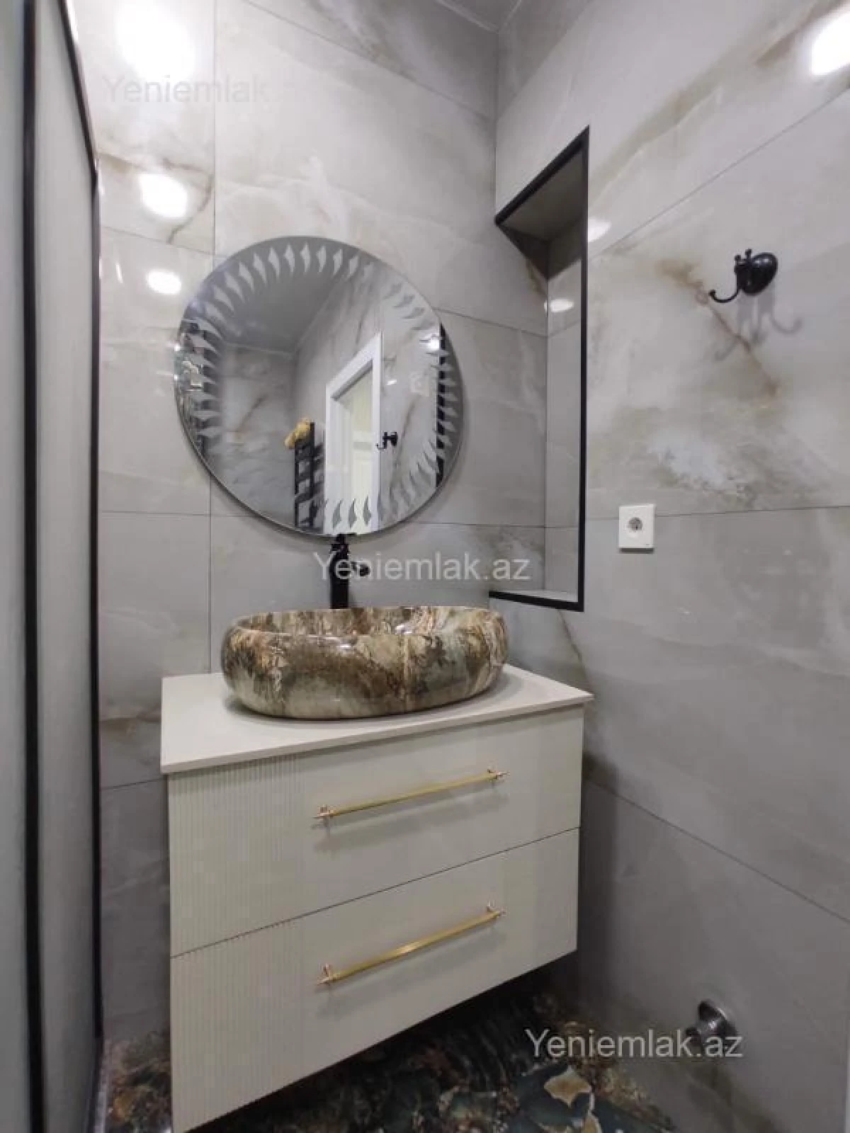 Satılır 2 otaqlı yeni tikili 85 m²