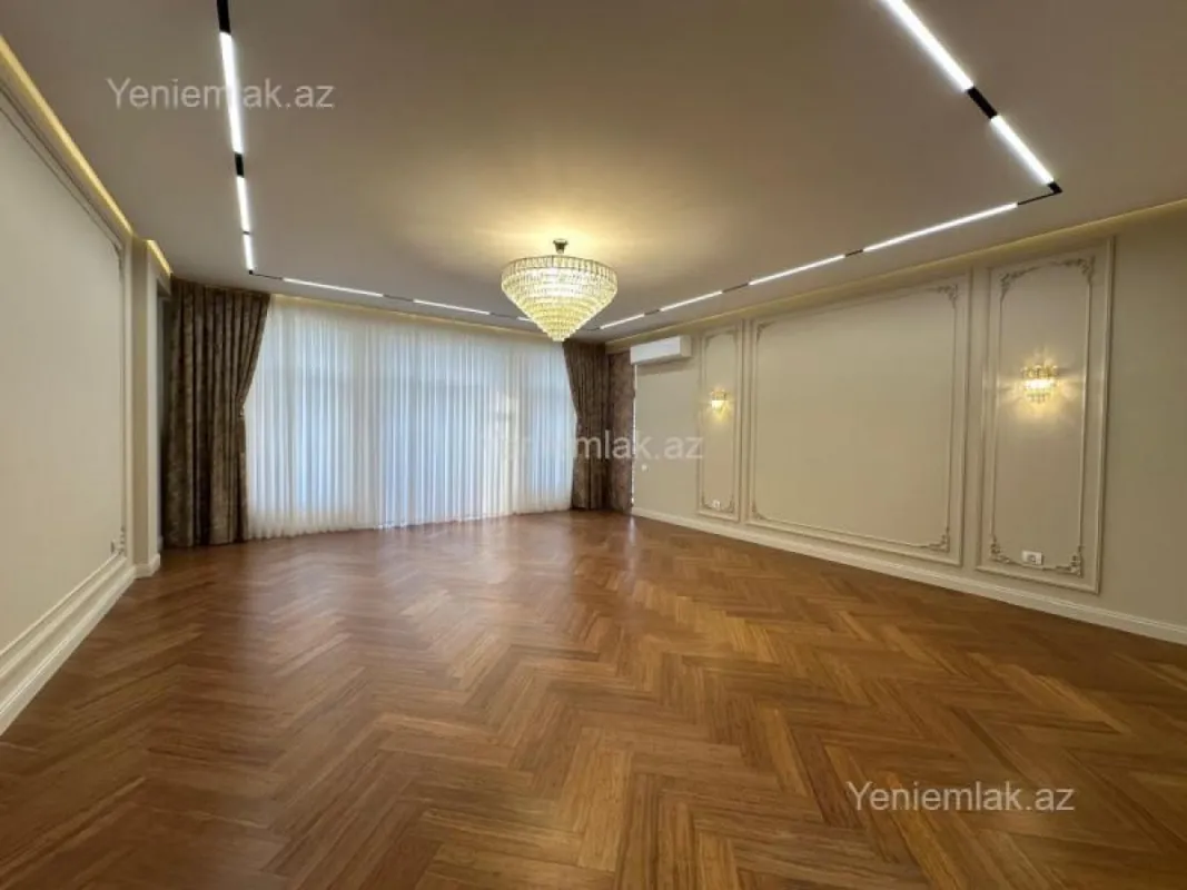 Satılır 4 otaqlı yeni tikili 240 m²