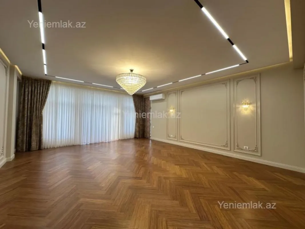 Satılır 4 otaqlı yeni tikili 240 m²
