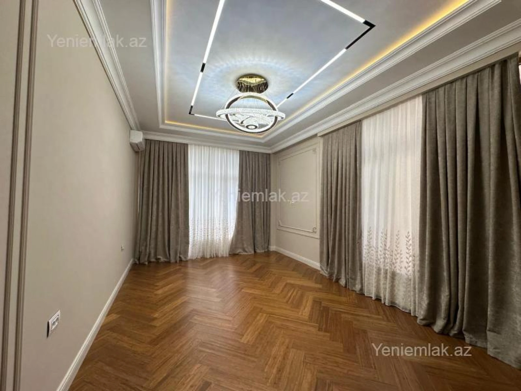 Satılır 4 otaqlı yeni tikili 240 m²