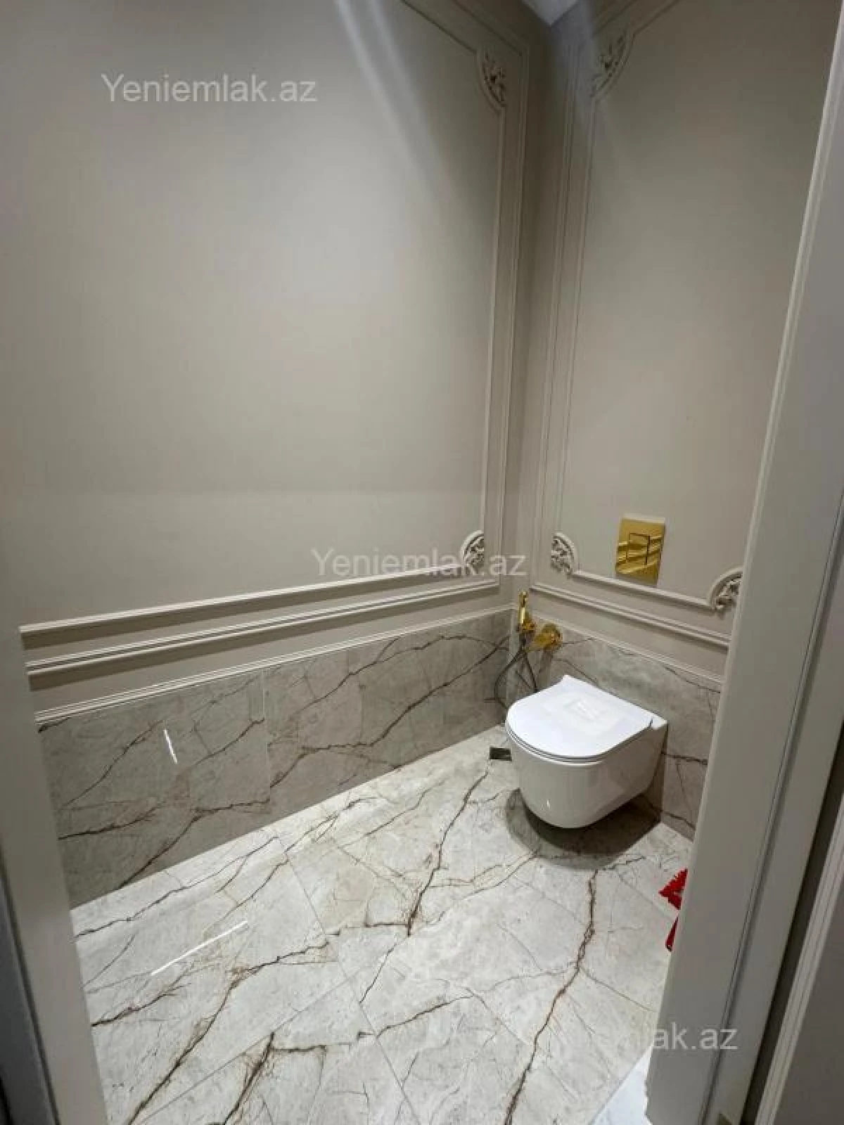 Satılır 4 otaqlı yeni tikili 240 m²