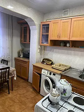 Satılır 4 otaqlı köhnə tikili 110 m²