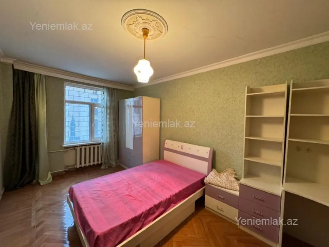 Satılır 3 otaqlı köhnə tikili 85 m²