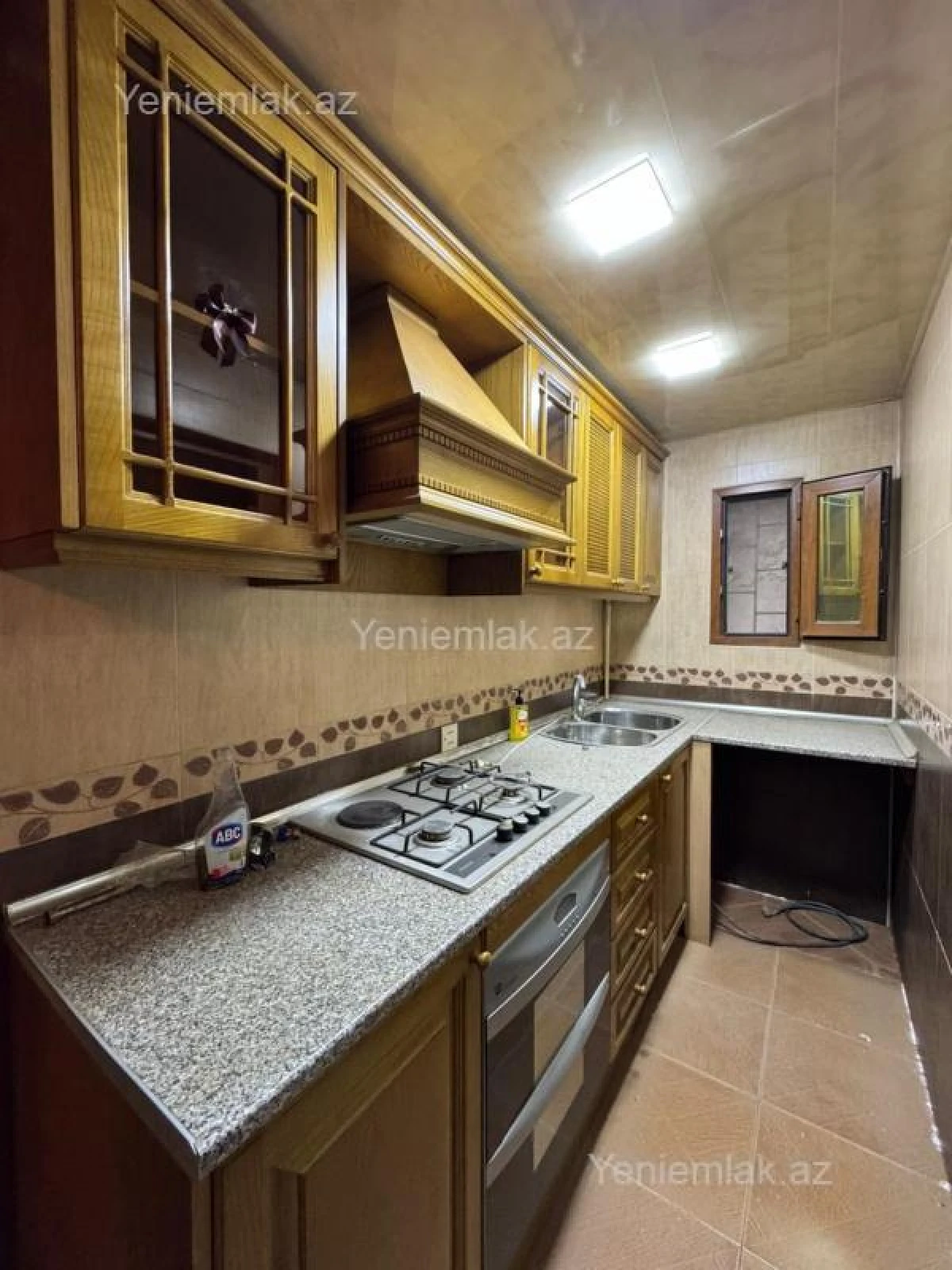 Satılır 3 otaqlı köhnə tikili 85 m²