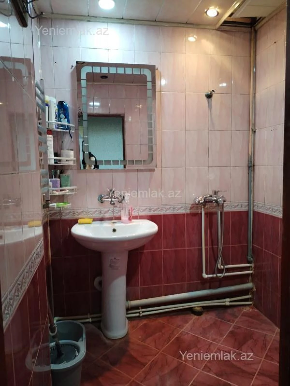 Satılır 4 otaqlı köhnə tikili 100 m²