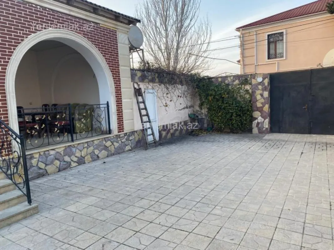 Satılır 4 otaqlı həyət evi 150 m²