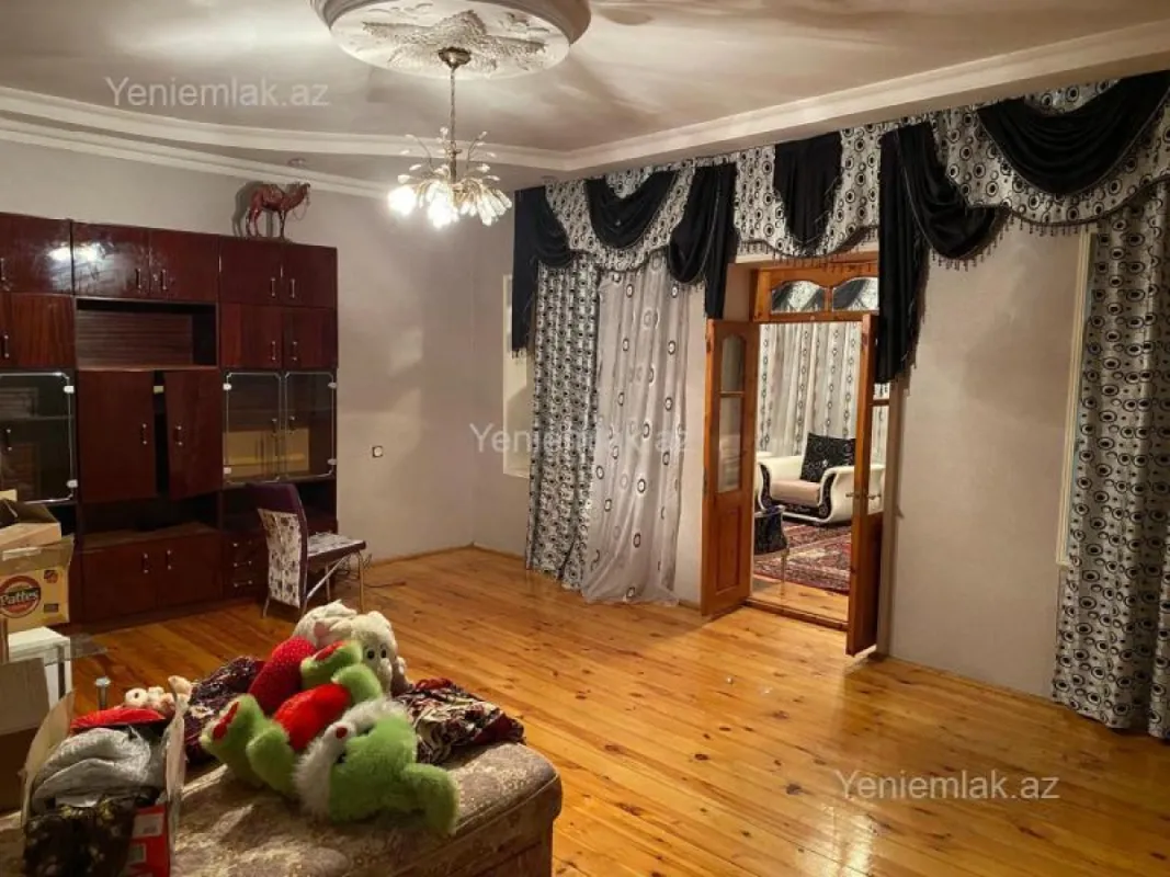 Satılır 4 otaqlı həyət evi 150 m²