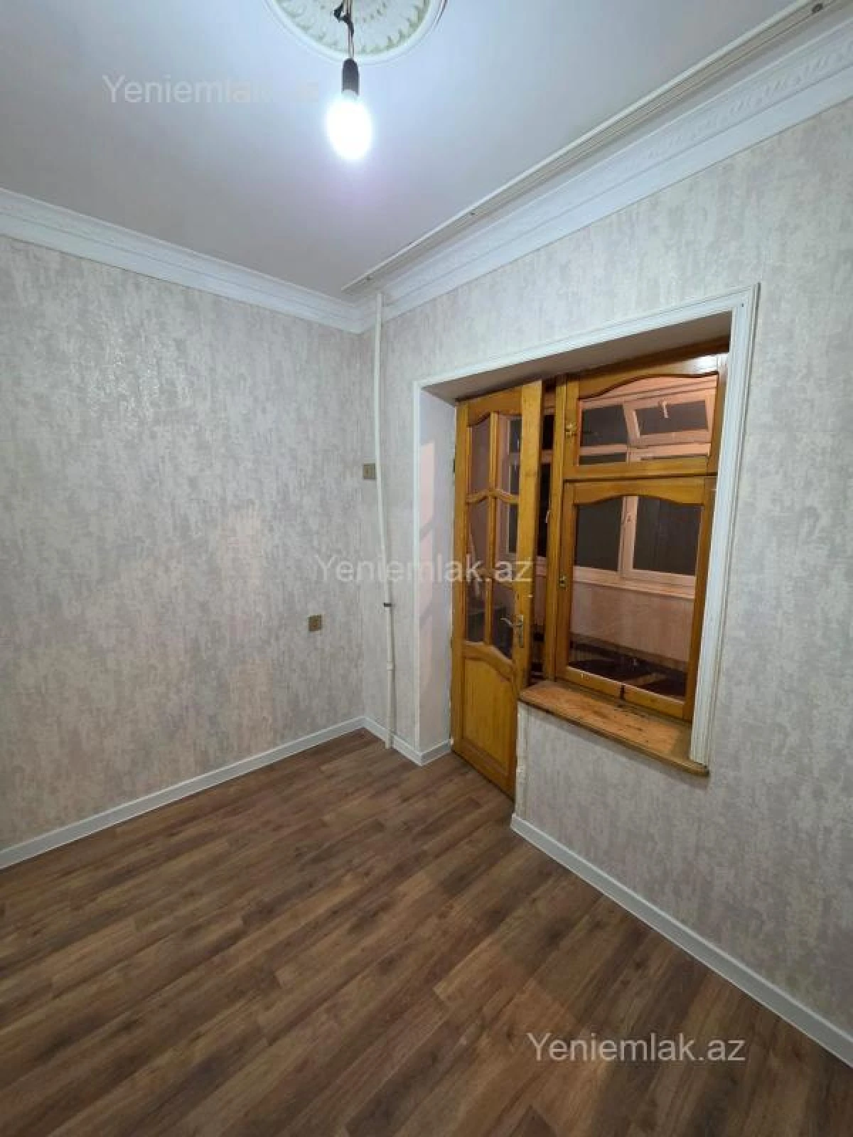 Satılır 2 otaqlı köhnə tikili 50 m²