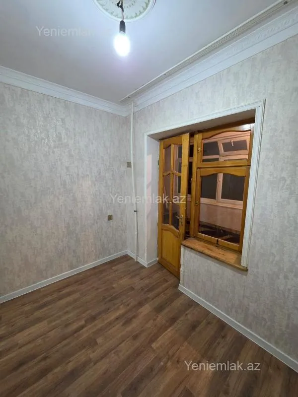 Satılır 2 otaqlı köhnə tikili 50 m²