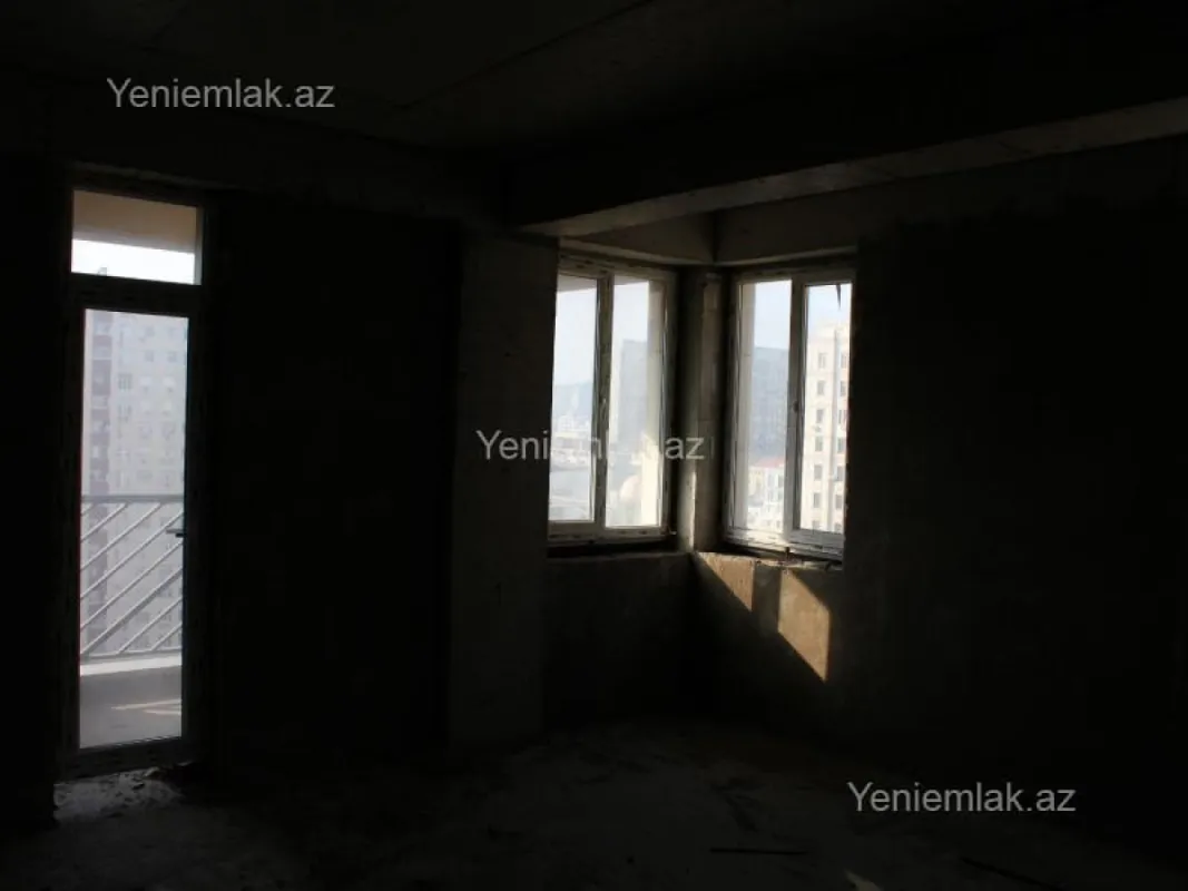 Satılır 4 otaqlı yeni tikili 185 m²