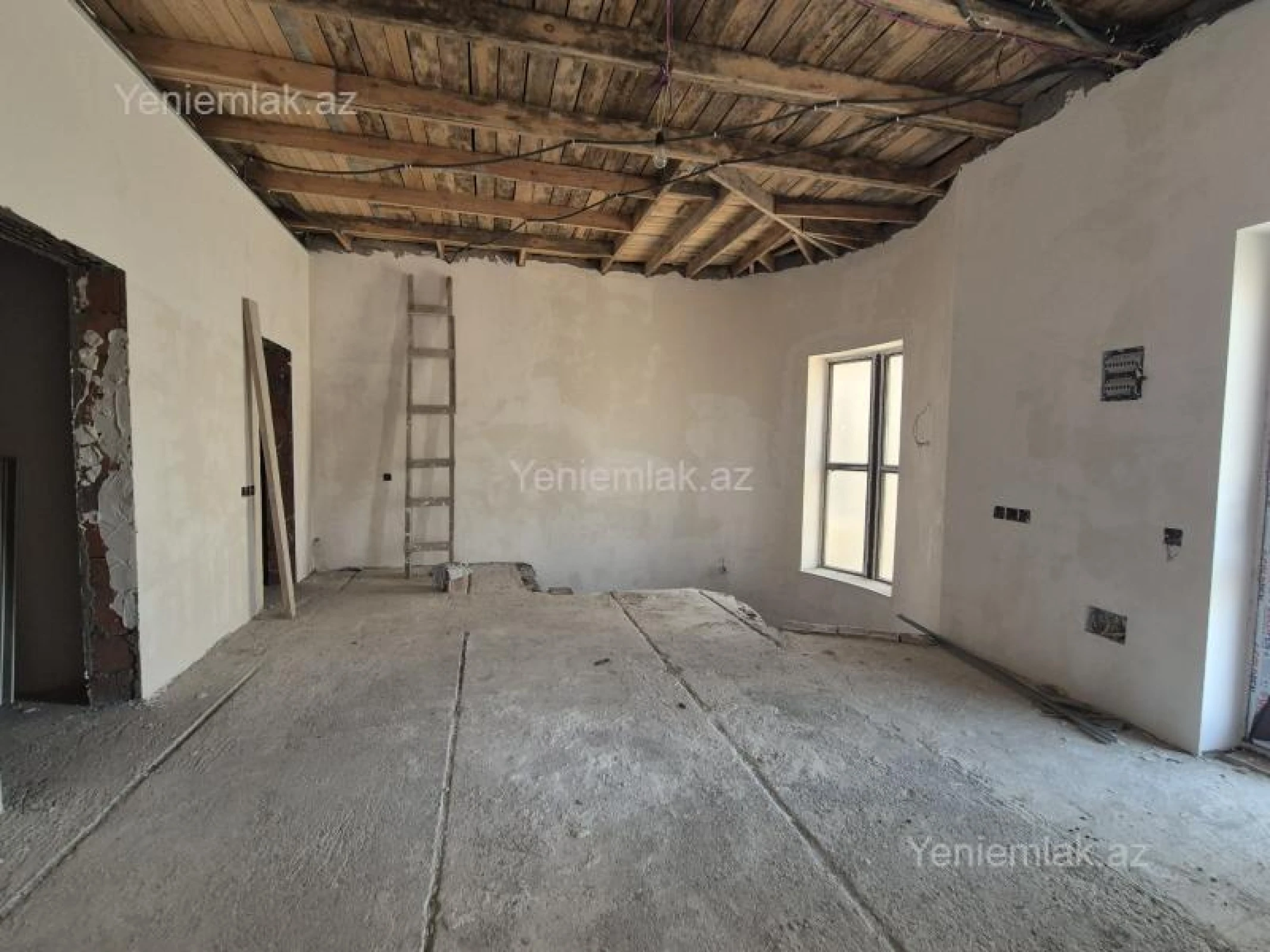 Satılır 7 otaqlı həyət evi 265 m²