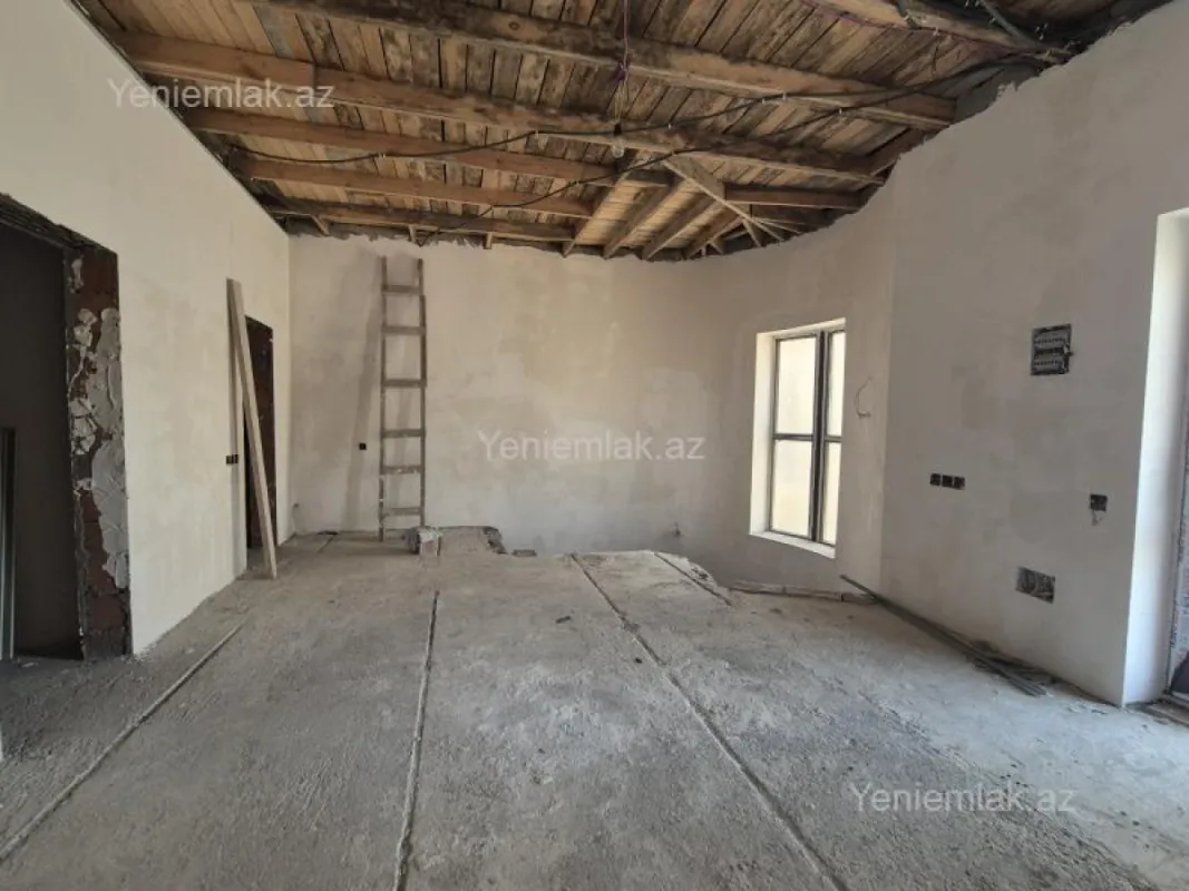 Satılır 7 otaqlı həyət evi 265 m²