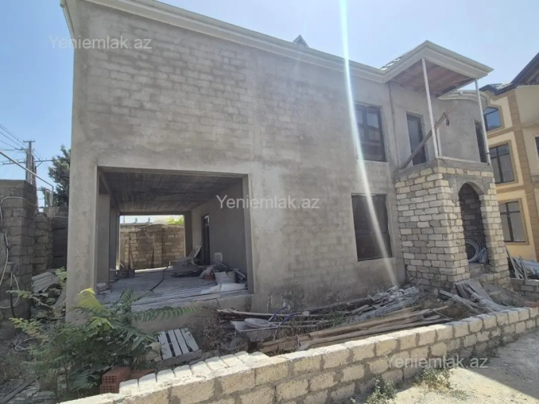 Satılır 7 otaqlı həyət evi 265 m²
