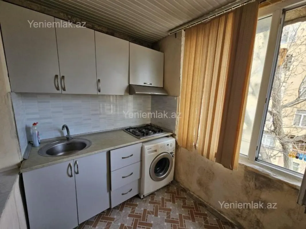 Satılır 2 otaqlı köhnə tikili 40 m²