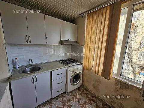 Satılır 2 otaqlı köhnə tikili 40 m²