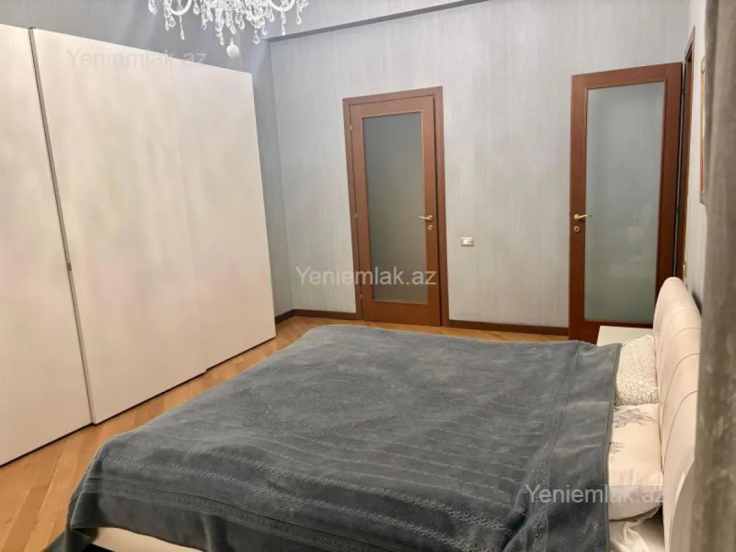 Satılır 5 otaqlı yeni tikili 390 m²