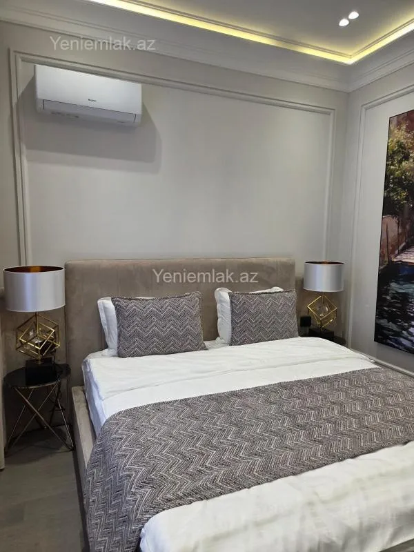Satılır 4 otaqlı yeni tikili 140 m²