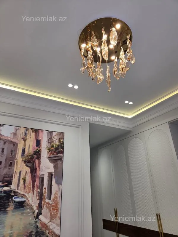 Satılır 4 otaqlı yeni tikili 140 m²