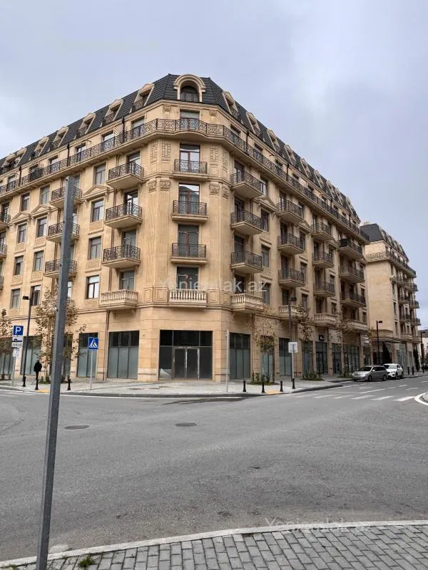 Satılır 4 otaqlı yeni tikili 140 m²